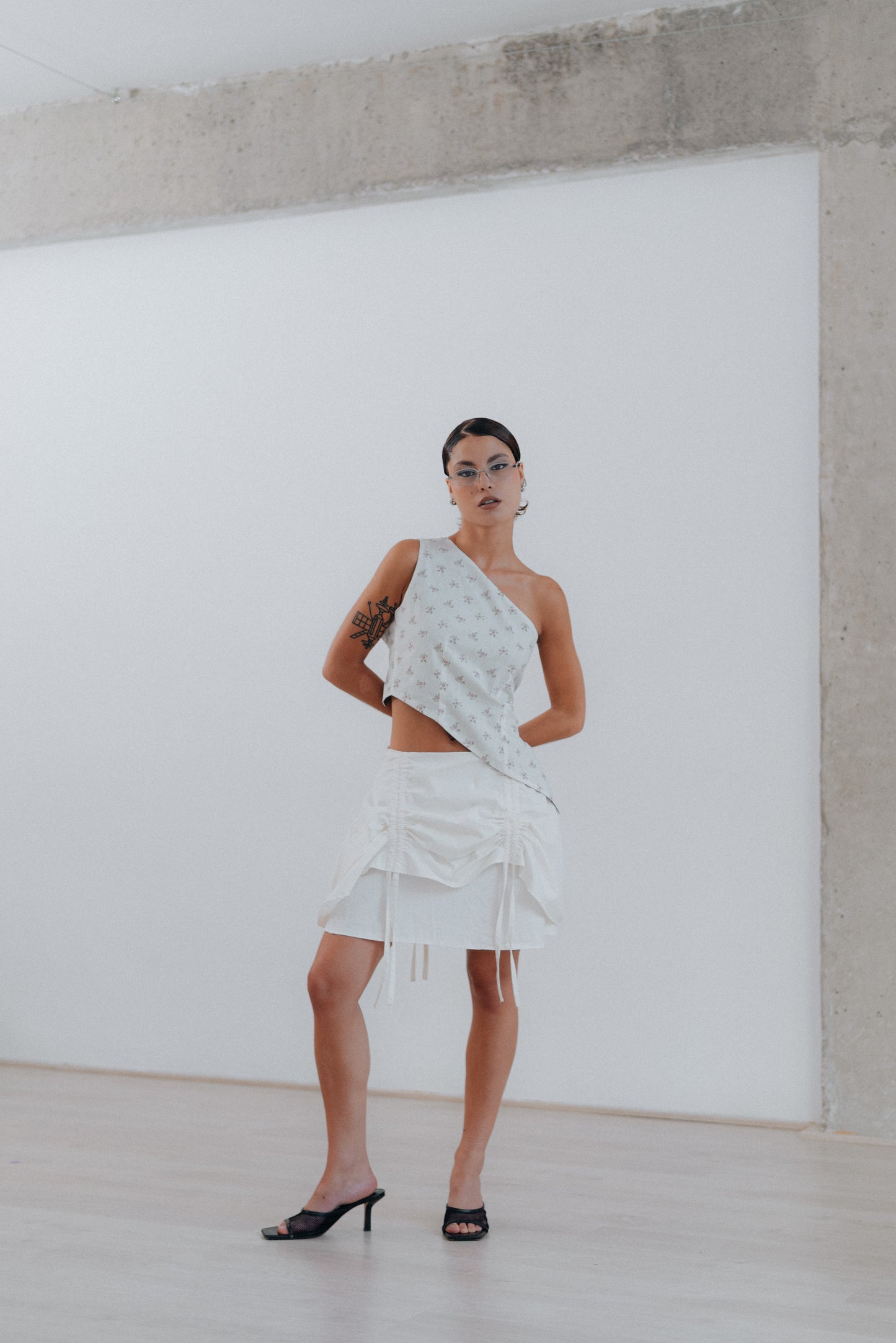 Faldilla Blanca Deadline Diva