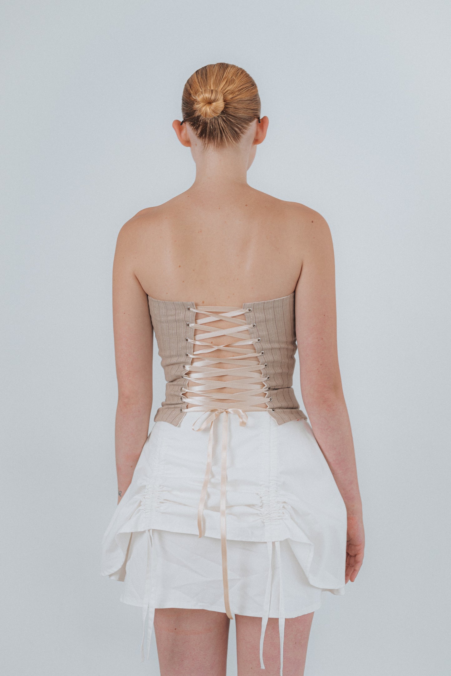 Faldilla Blanca Deadline Diva