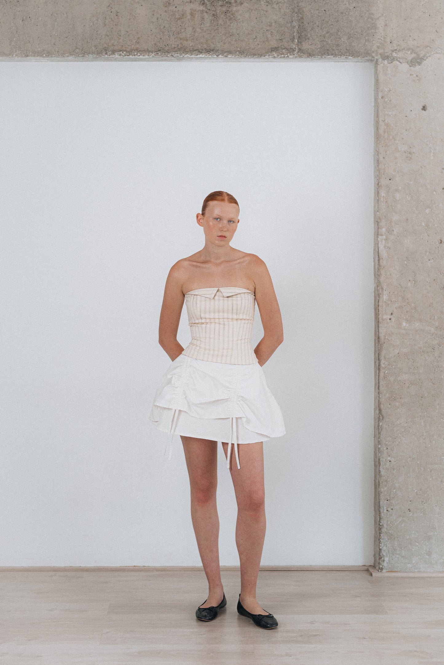 Faldilla Blanca Deadline Diva